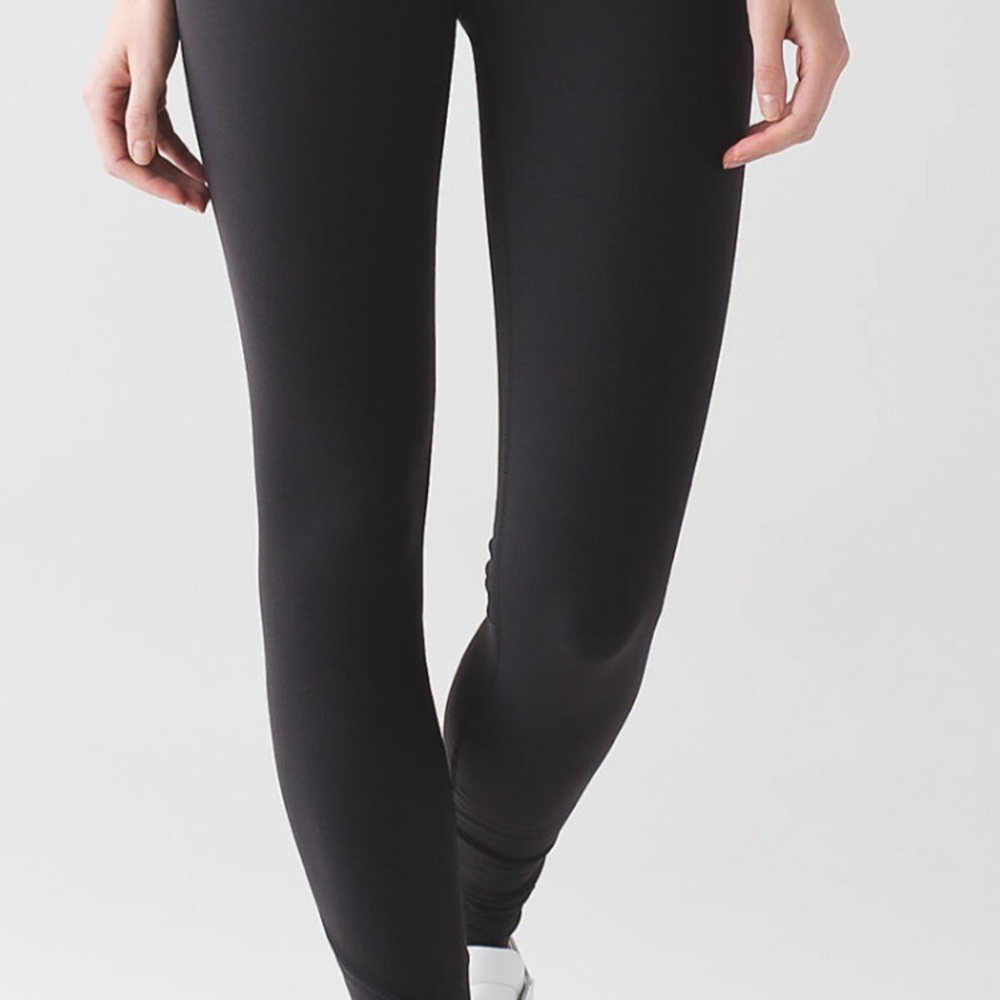 Black Lululemon leggings